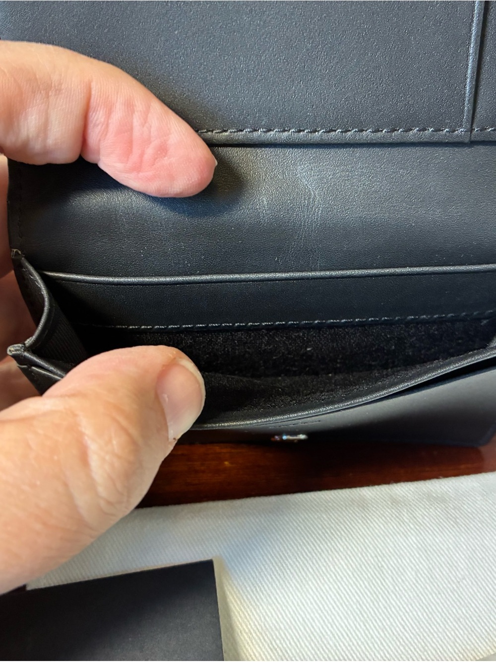 MCM Black Crinkled Leather Card Holder - Picture 5 of 8
